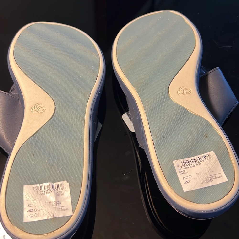 Women’s Cloudsteppers By Clarks Size 9.5 Navy - image 4
